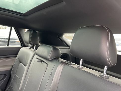 Used 2022 Volkswagen Atlas Cross Sport SE image 13