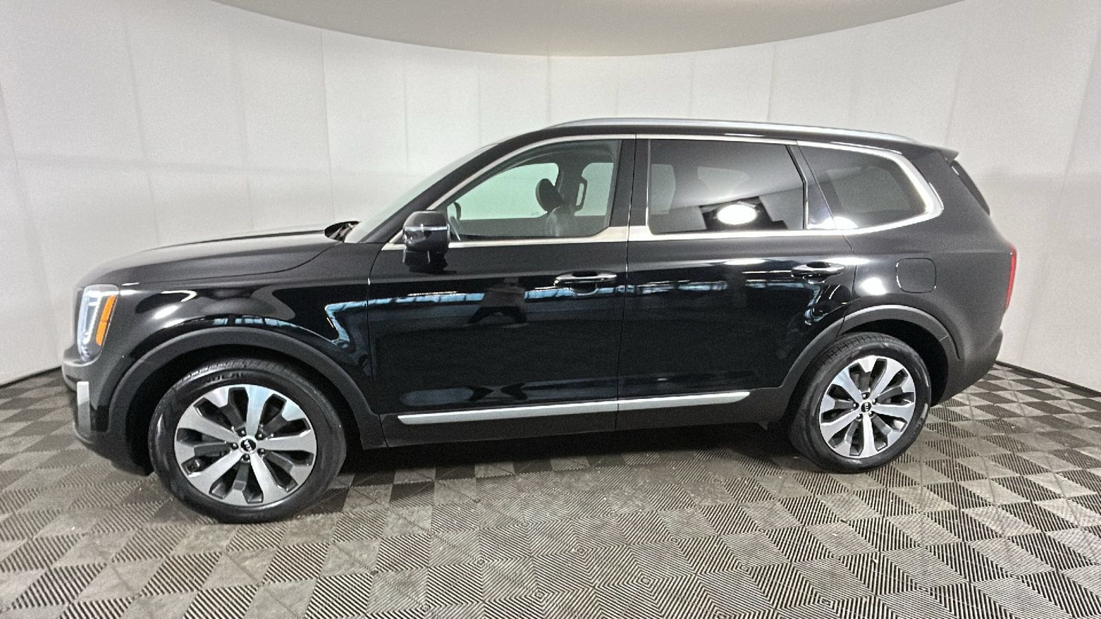 Used 2021 Kia Telluride S AWD/4WD image 7