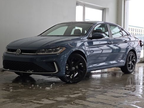 New 2026 Volkswagen Jetta SE image 2