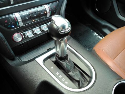 Used 2019 Ford Mustang GT Premium RWD image 42