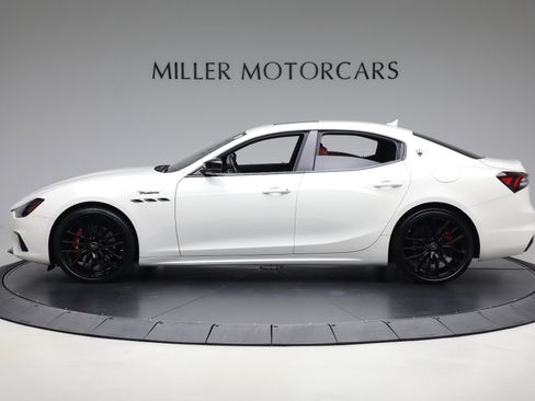 Certified 2022 Maserati Ghibli Modena Q4 image 3