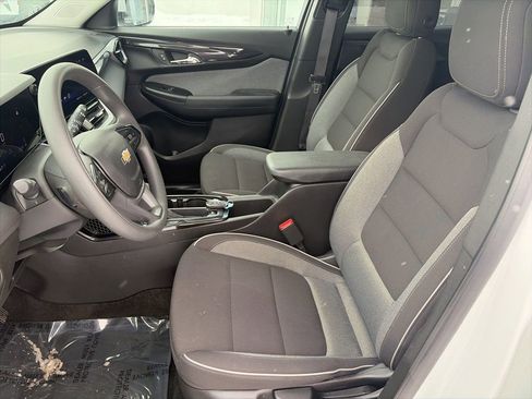 Used 2025 Chevrolet TrailBlazer LT image 11