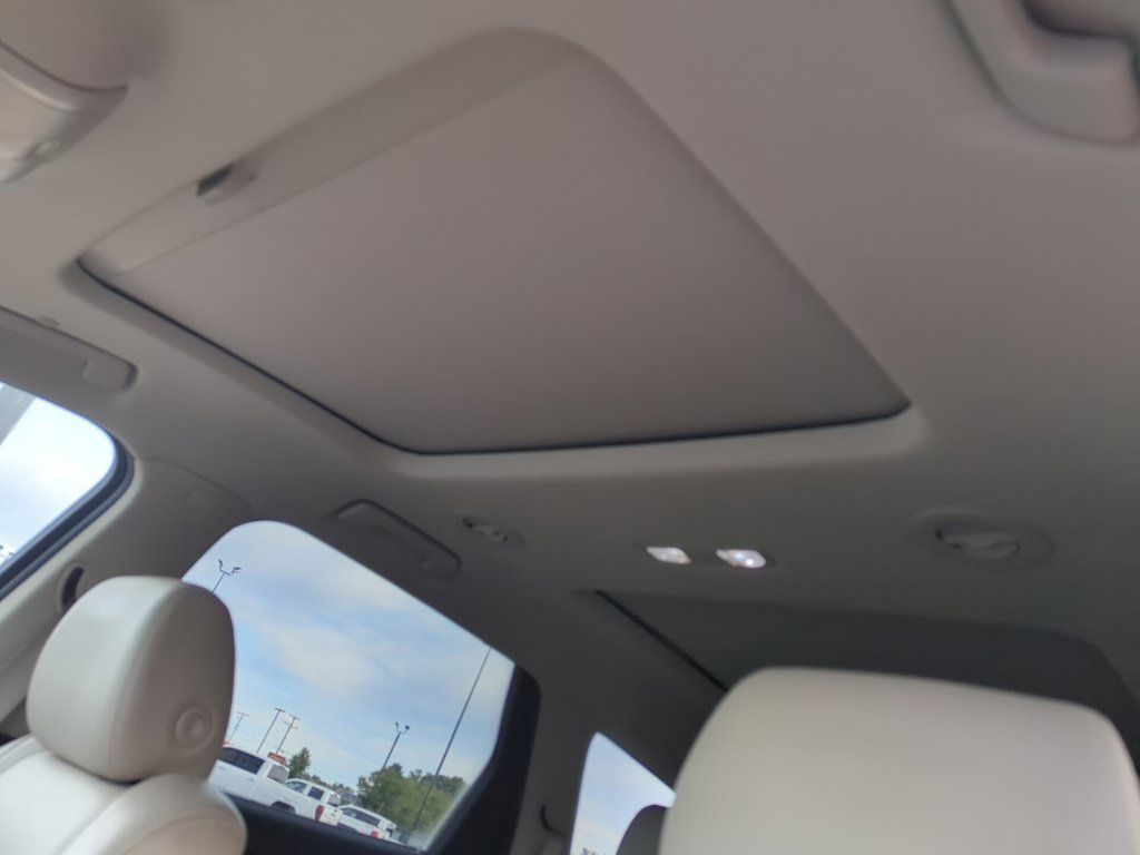 Used 2019 Buick Enclave Essence FWD image 9