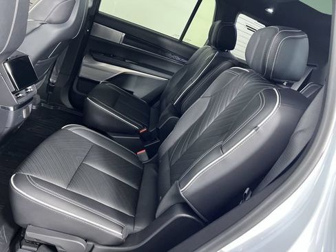 Certified 2026 Cadillac Vistiq Platinum w/ LPO, Floor Liner Package AWD/4WD image 25