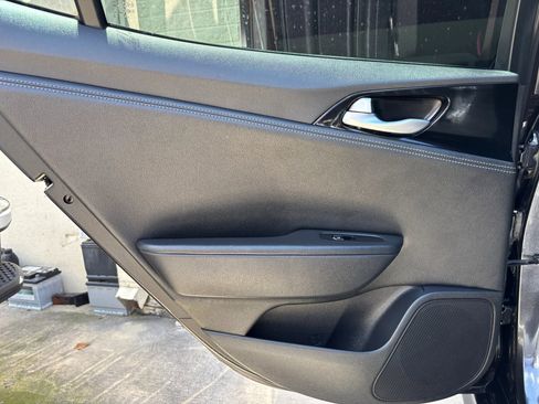 Used 2021 Kia Stinger GT-Line image 38