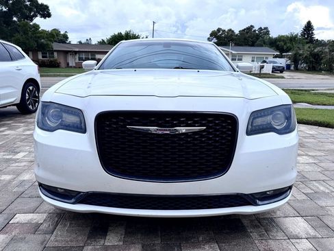 Used 2017 Chrysler 300 S w/ 300S Premium Group RWD image 2