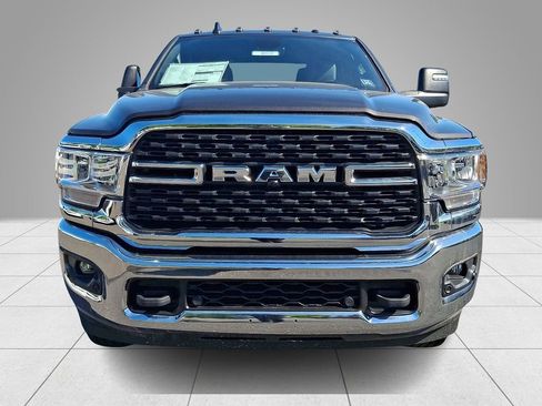 Used 2024 RAM 2500 Big Horn w/ Towing Technology Group AWD/4WD image 3