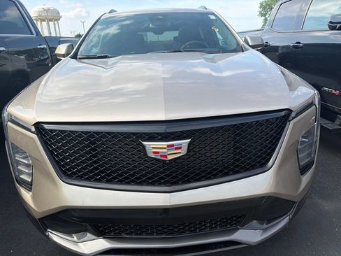 Used 2025 Cadillac XT4 Sport AWD/4WD image 10