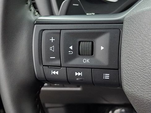 Used 2025 Nissan Rogue SV FWD image 20