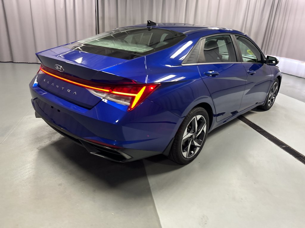 Used 2022 Hyundai Elantra Limited w/ Winter Weather Package FWD image 7