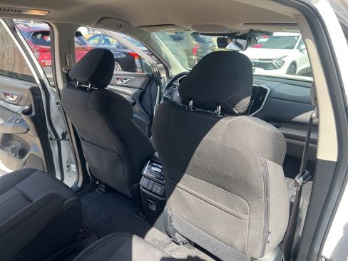 Used 2023 Subaru Ascent Premium w/ Convenience Package image 16