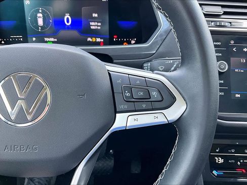 Used 2022 Volkswagen Tiguan SE image 24