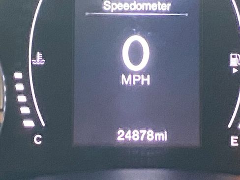 Used 2023 Jeep Renegade Latitude w/ Premium Group image 10