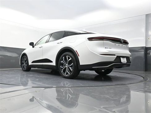 Used 2024 Toyota Crown XLE image 21