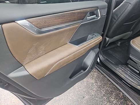 New 2026 GMC Acadia Denali Ultimate w/ LPO, Floor Liner Package AWD/4WD image 18