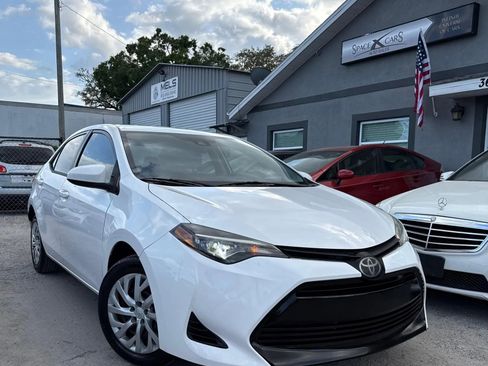 Used 2017 Toyota Corolla LE image 1