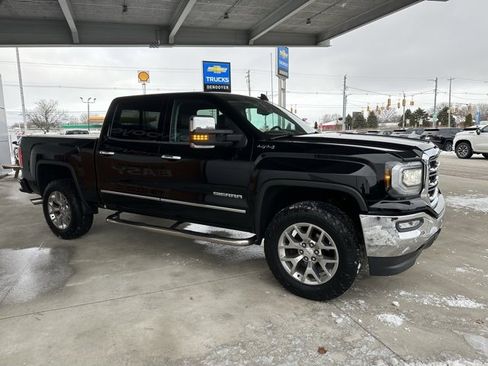 Used 2018 GMC Sierra 1500 SLT w/ SLT Premium Package image 3