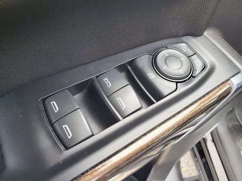 Used 2021 Chevrolet Silverado 1500 LT Trail Boss w/ Convenience Package II AWD/4WD image 30