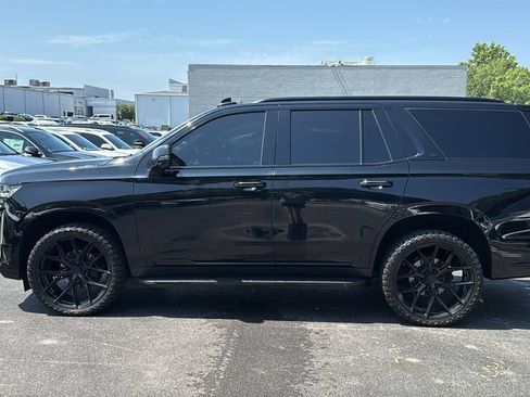 Used 2021 Cadillac Escalade Premium Luxury AWD/4WD image 6