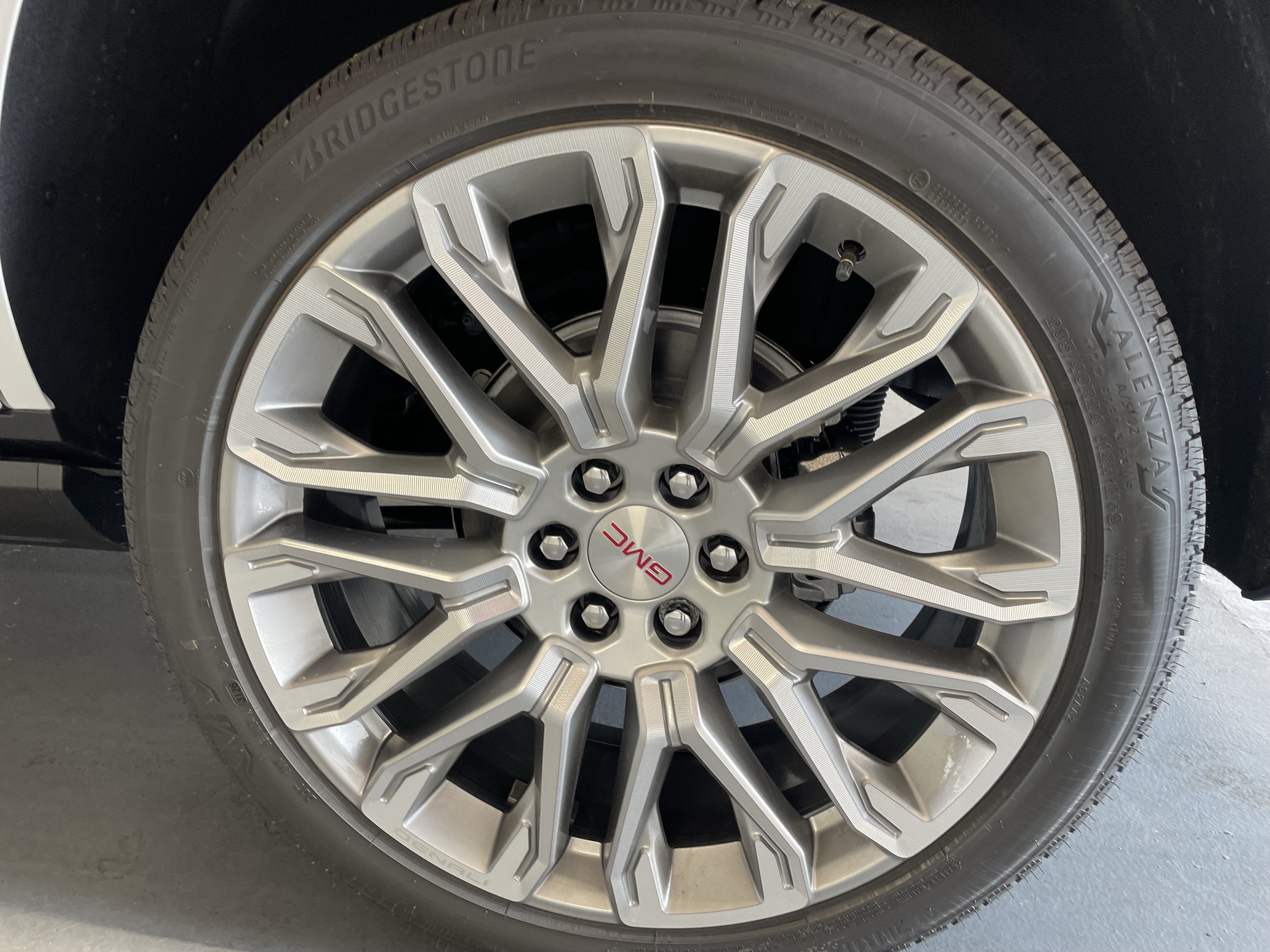 New 2026 GMC Yukon Denali w/ Denali Reserve Package AWD/4WD image 7