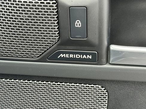 Used 2024 Land Rover Defender 110 X image 16