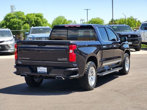 Used 2023 Chevrolet Silverado 1500 High Country w/ Technology Package AWD/4WD image 2