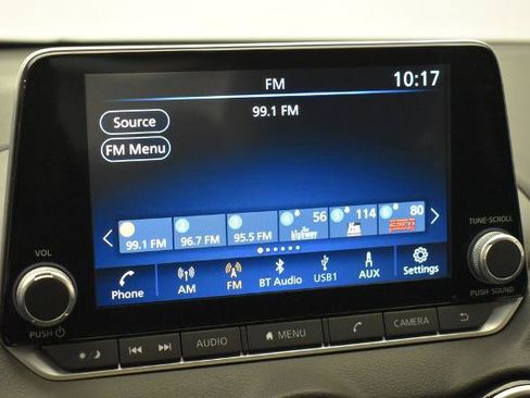 Certified 2025 Nissan Sentra SV FWD image 17