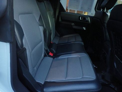 Used 2022 Ford Bronco Everglades image 17