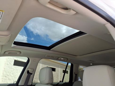 Certified 2023 Cadillac XT6 Premium Luxury FWD image 23