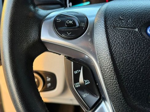 Used 2019 Ford Transit Connect XLT image 25