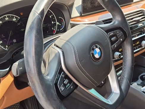 Used 2019 BMW 540i xDrive w/ Convenience Package AWD/4WD image 18