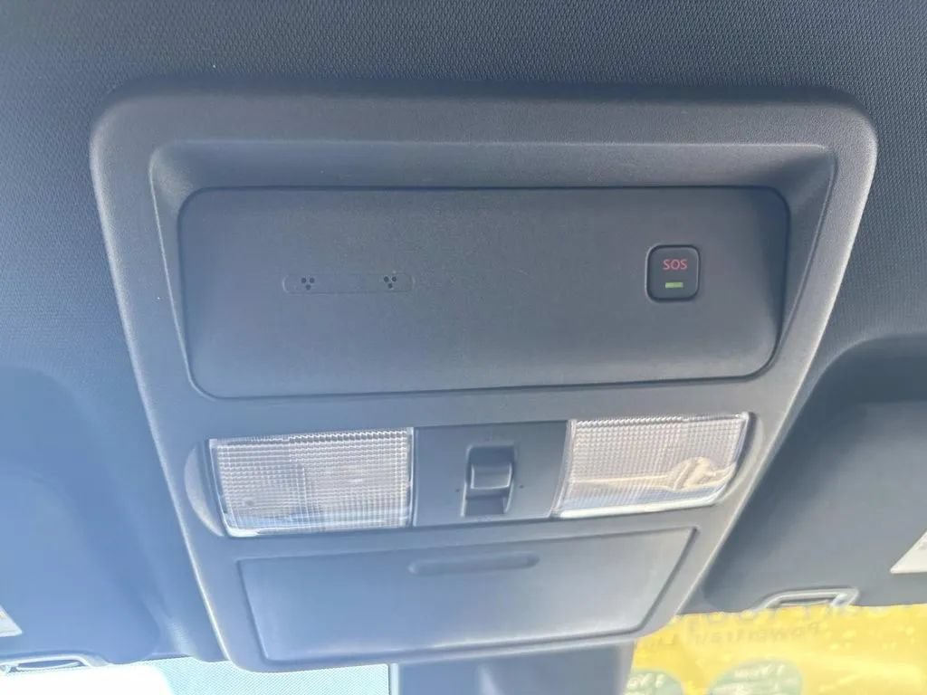 Used 2026 Nissan Frontier SV w/ All-Weather Content Package RWD image 16