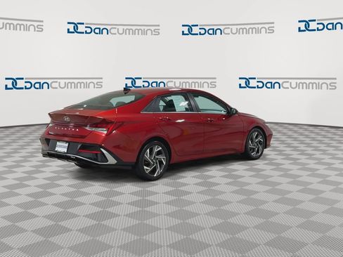 Used 2025 Hyundai Elantra SEL FWD image 8