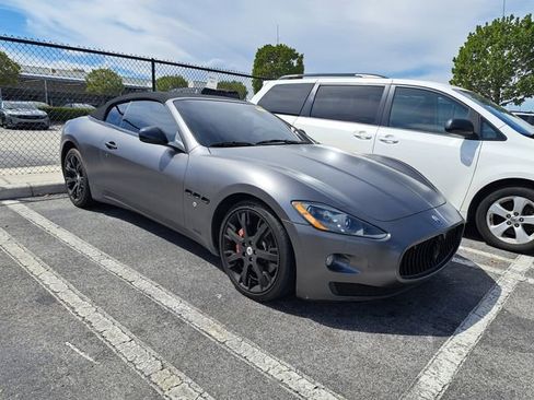 Used 2014 Maserati GranTurismo Convertible image 2