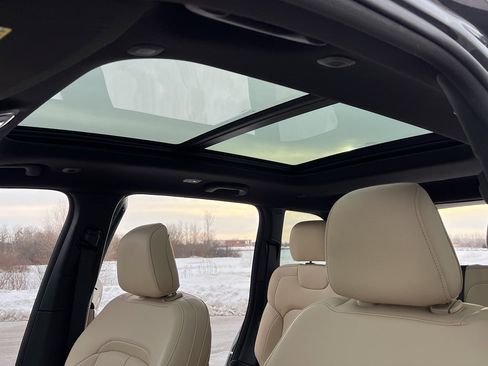 Used 2024 Jeep Grand Cherokee Limited w/ Luxury Tech Group II image 20