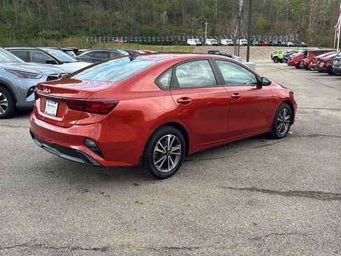 Used 2023 Kia Forte LXS w/ LXS Technology Package FWD image 5