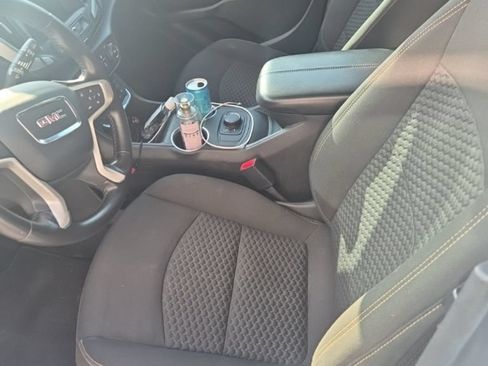 Used 2021 GMC Terrain SLE w/ Elevation Edition FWD image 5