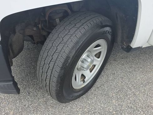 Used 2018 Chevrolet Silverado 1500 W/T AWD/4WD image 30