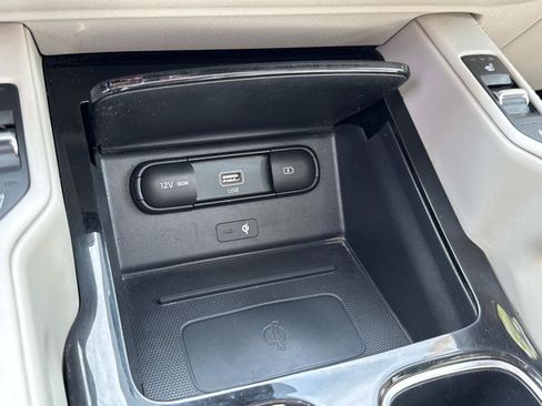 Used 2022 Kia Telluride EX w/ EX Premium Package image 23