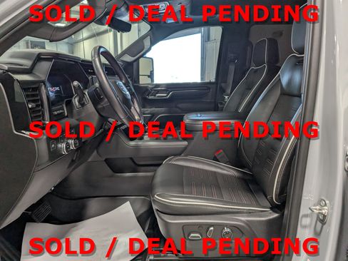 Used 2024 GMC Sierra 2500 AT4X AWD/4WD image 17