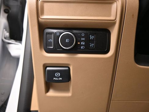 Used 2023 Ford F150 XLT image 19