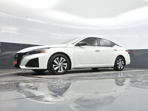 Used 2025 Nissan Altima 2.5 S image 40