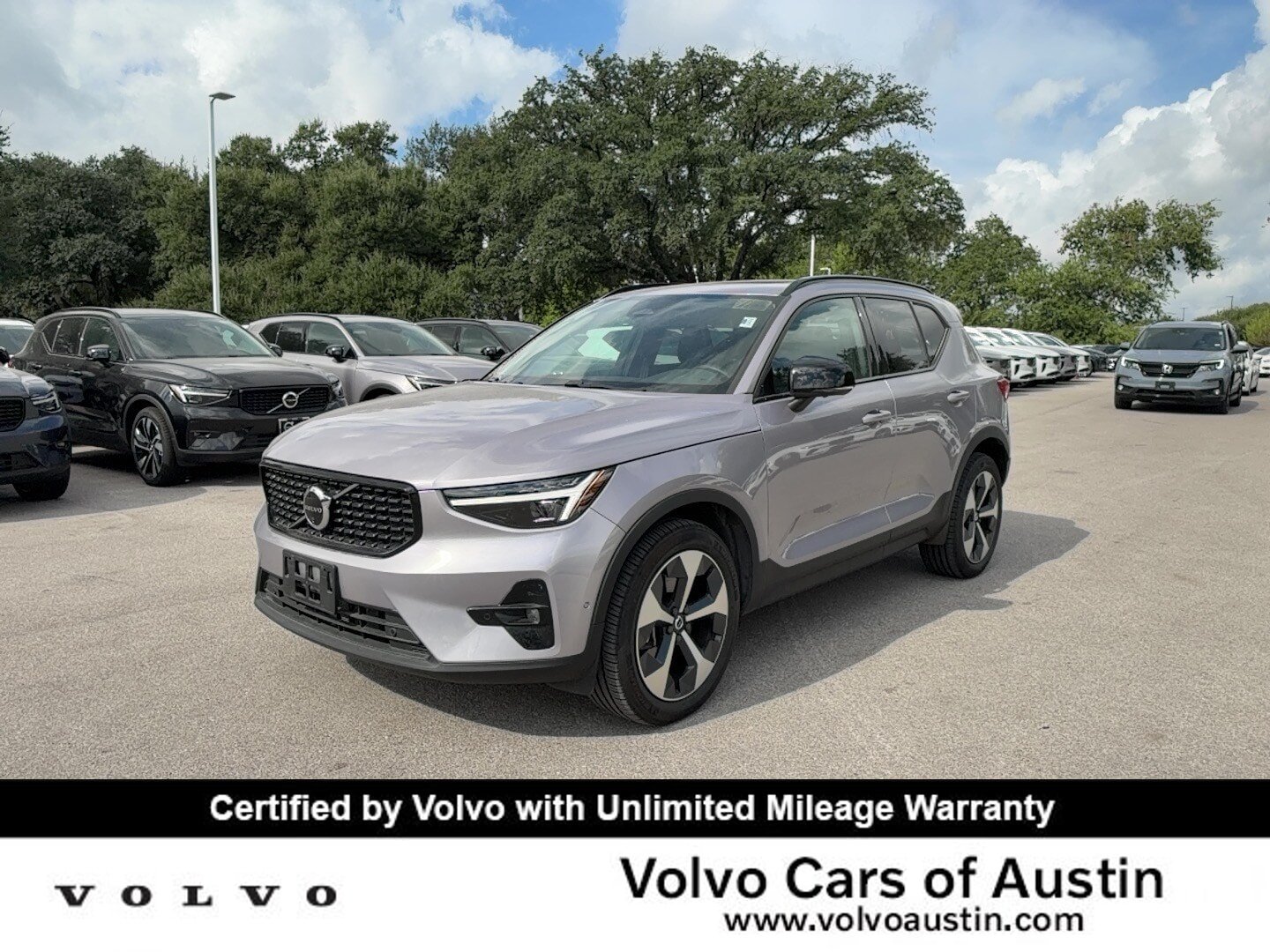 Used 2026 Volvo XC40 B5 Plus AWD/4WD image 1