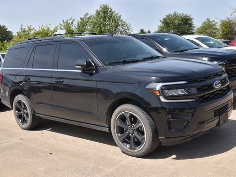 Used 2023 Ford Expedition Limited RWD image 4