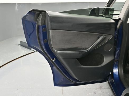 Used 2022 Tesla Model Y Performance image 43