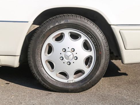 Used 1995 Mercedes-Benz E 320 Convertible image 41