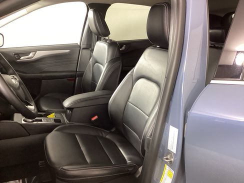 Used 2023 Ford Escape Platinum w/ Class II Trailer Tow Package AWD/4WD image 15