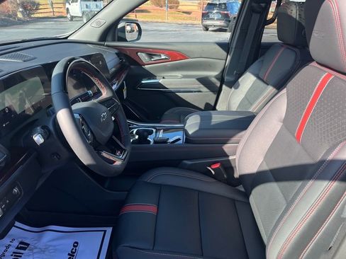 New 2026 Chevrolet Traverse RS w/ LPO, Floor Liner Package image 22