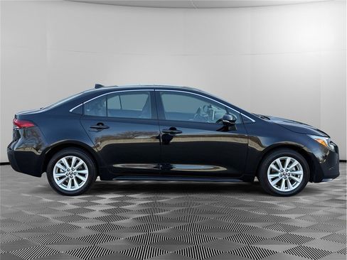 Used 2024 Toyota Corolla XLE image 6