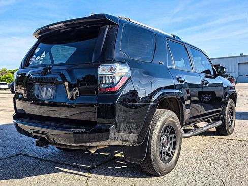 Used 2024 Toyota 4Runner SR5 AWD/4WD image 6